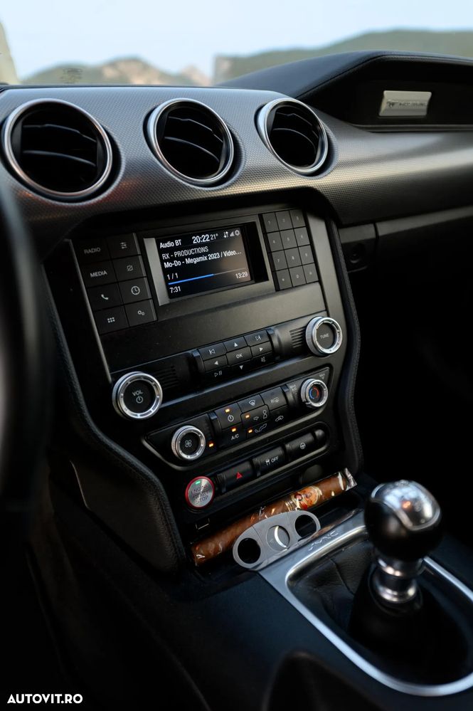 Ford Mustang 5.0 V8 GT - 16