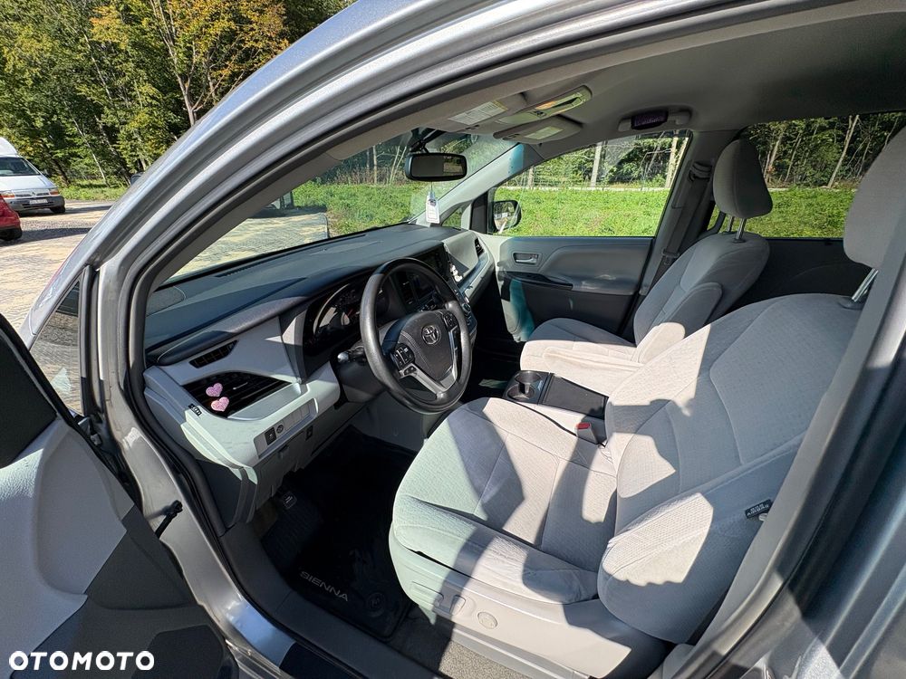 Toyota Sienna 3.5 V6 SE - 16
