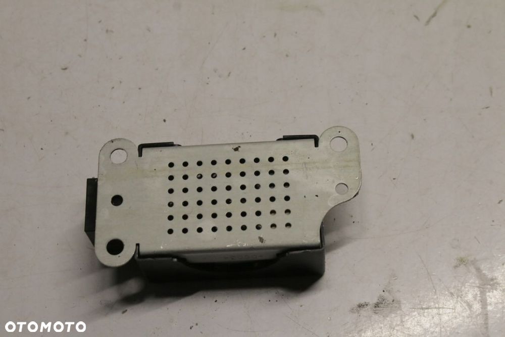 moduł wzmacniacz anteny VW Golf V PLUS 5M0035570B - 2