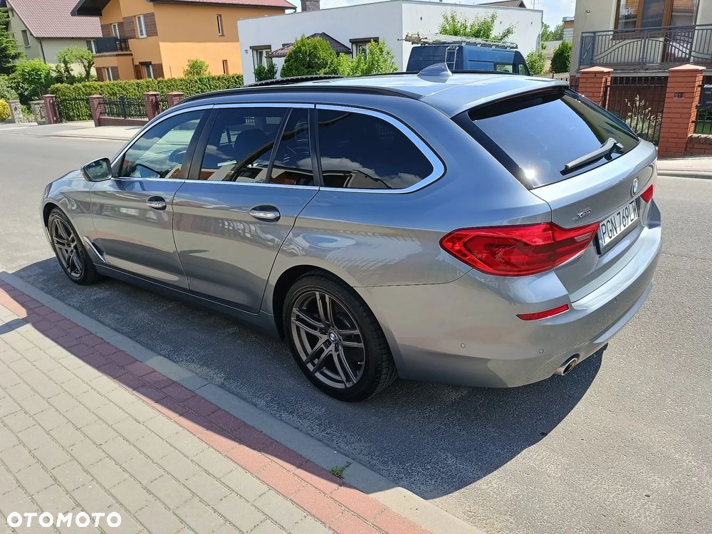 BMW Seria 5 520d xDrive - 4