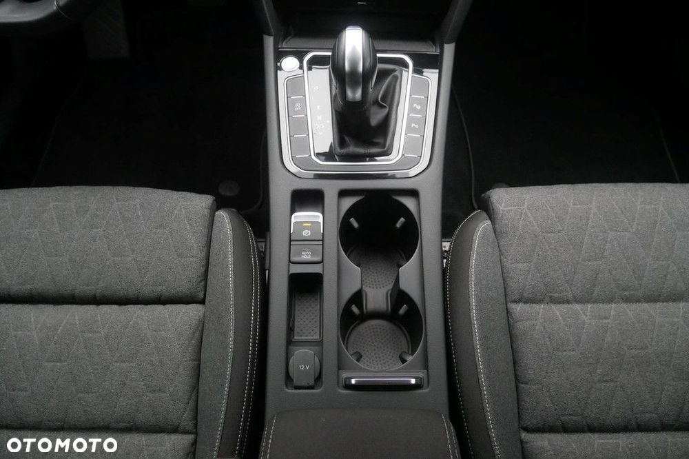 Volkswagen Passat Variant - 11