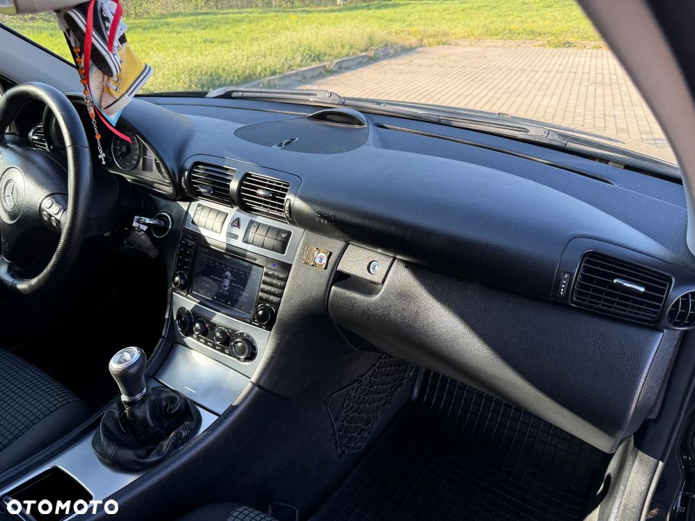 Mercedes-Benz Klasa C 180 Classic - 18