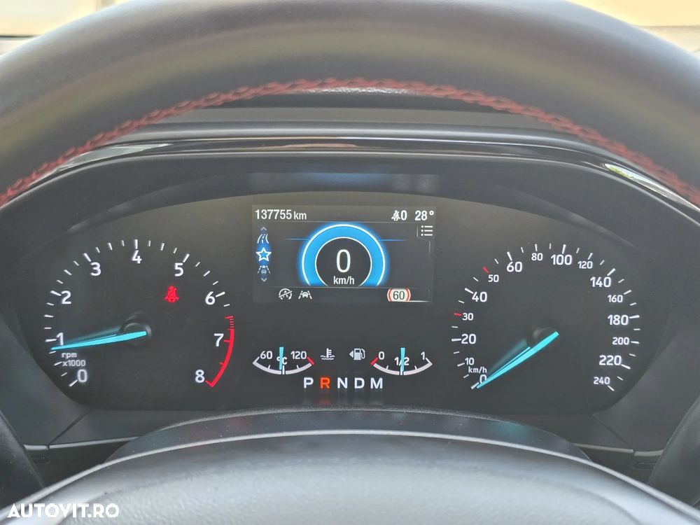 Ford Focus 1.5 EcoBoost ST-Line - 24