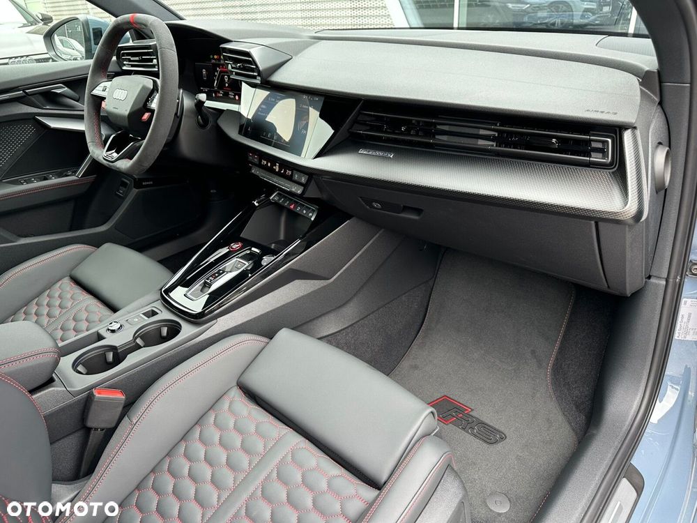 Audi RS3 Limousine - 23