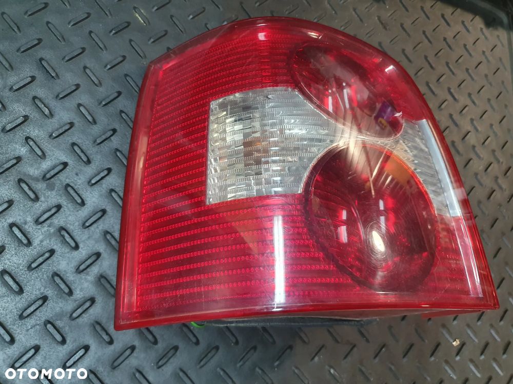 LEWA LAMPA TYLNA LEWY TYŁ VW VOLKSWAGEN PASSAT B5 2000-2004 KOMBI LIFT + WKŁAD + WTYCZKA INSTALACJA - 2