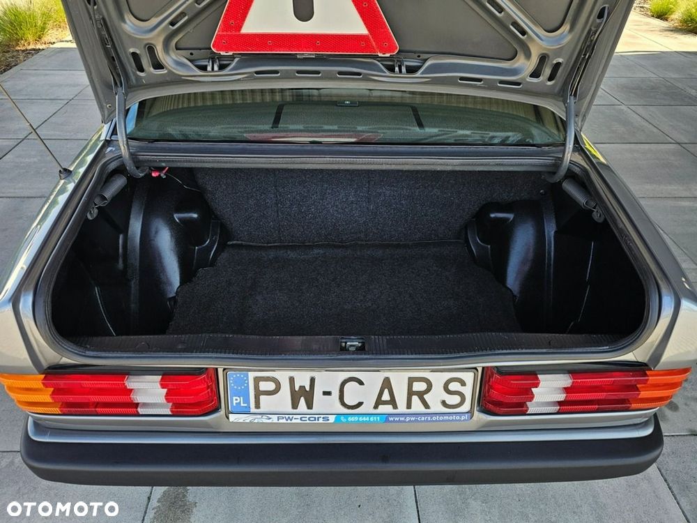Mercedes-Benz W201 (190) - 26