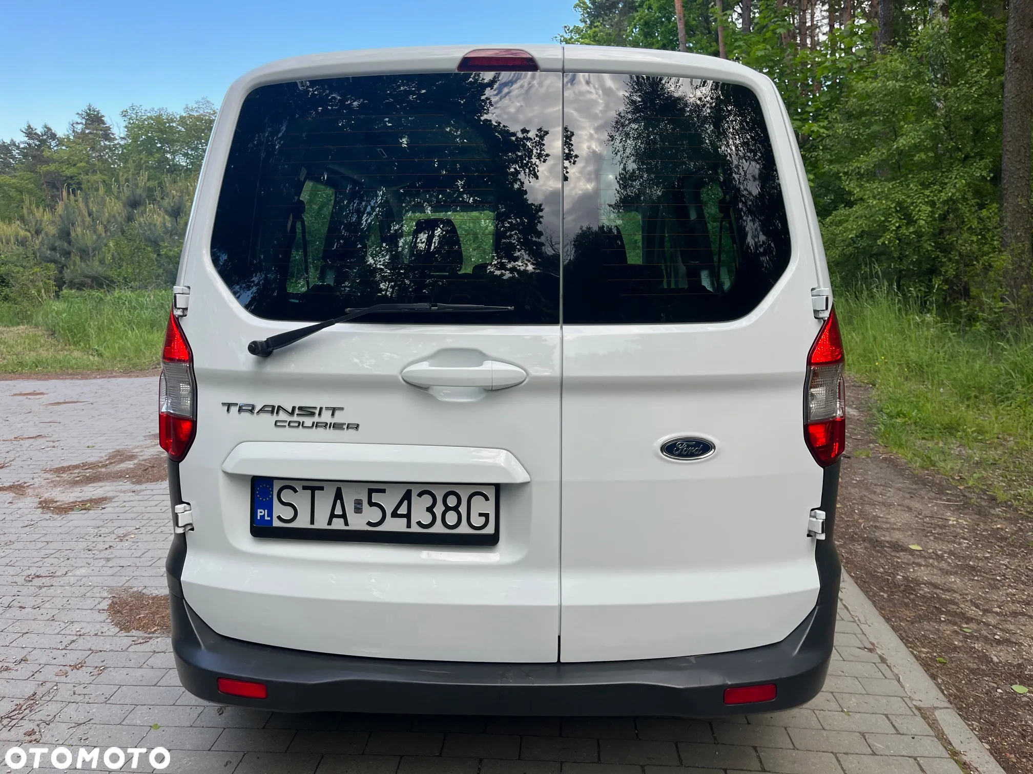 Ford Transit Courier - 14
