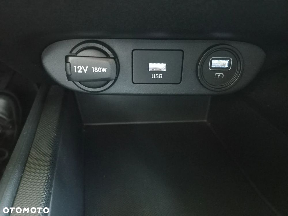 Hyundai Elantra 1.6 Smart CVT - 21