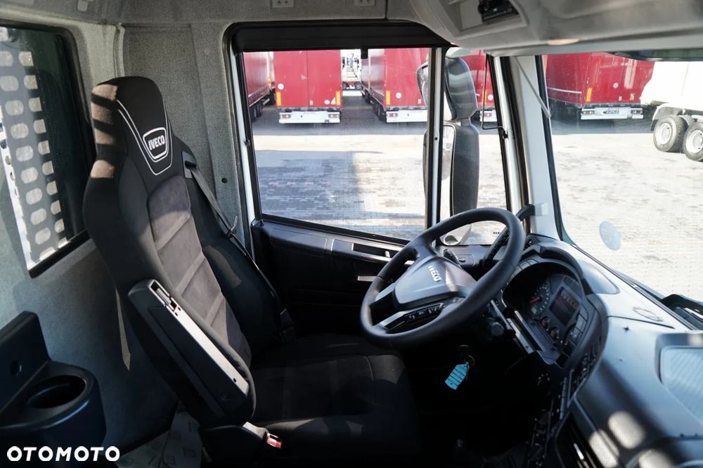 Iveco STRALIS 460 / 6X2 / SKRZYNIOWY 8,1 m + HDS FASSI. F185 MAX UDŹWIG 5 500 KG / STEROWANIE RADIOWE / ROTATOR / - 31