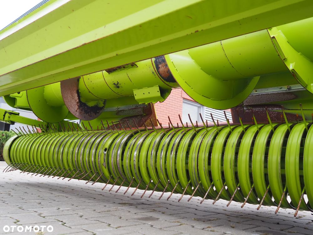 Claas PICK UP 300 HD - 13