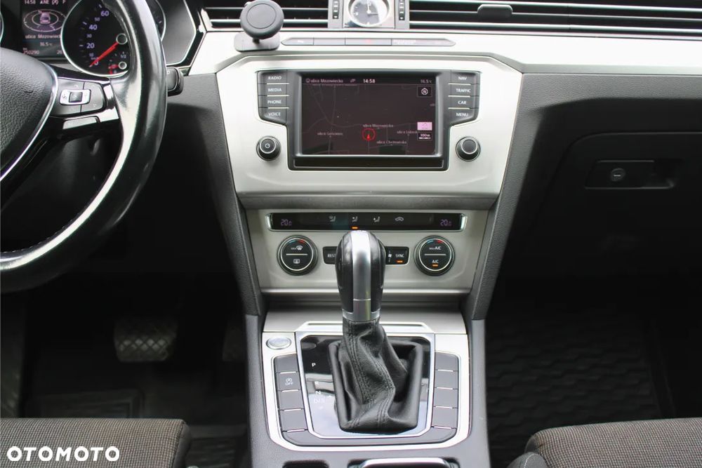 Volkswagen Passat 2.0 TDI SCR DSG Business - 29