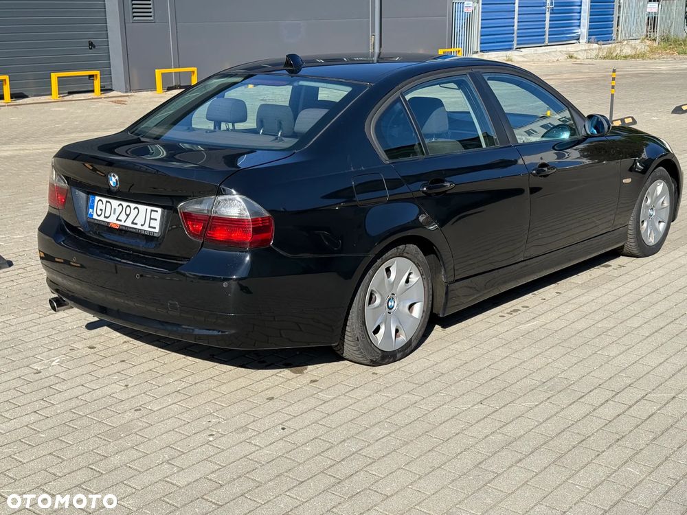BMW Seria 3 318I 2007 photo 2