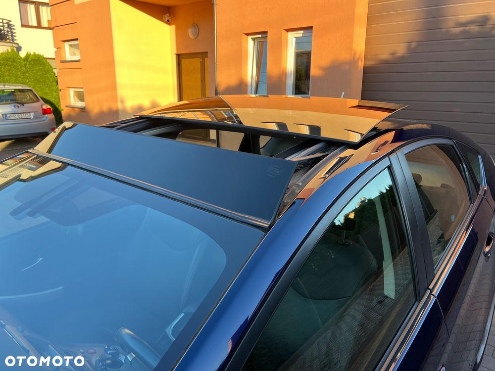 Toyota Prius (Hybrid) Executive - 18