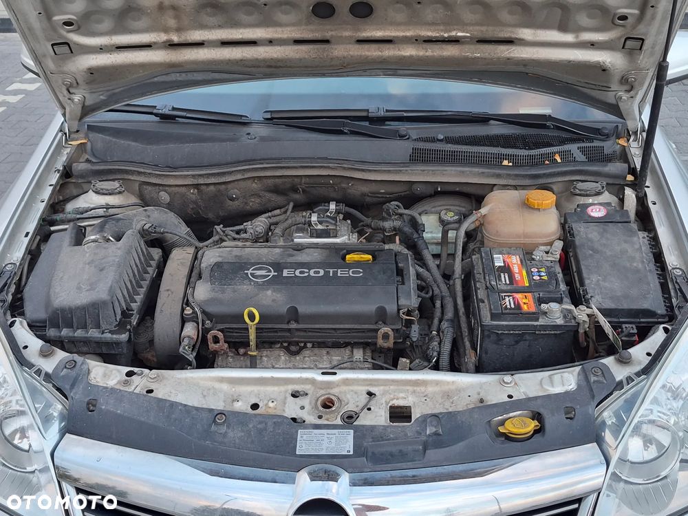 Opel Astra 1.6 Innovation - 22