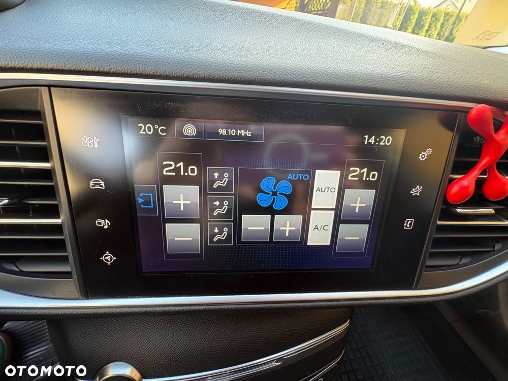 Peugeot 308 - 13