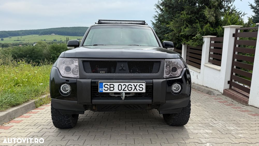 Mitsubishi Pajero LWB 3.2 DI-D Intense+ A/T - 1
