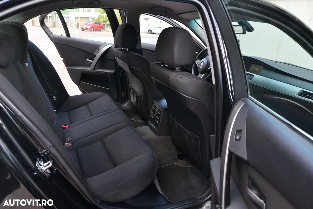 BMW Seria 5 520d Touring - 18