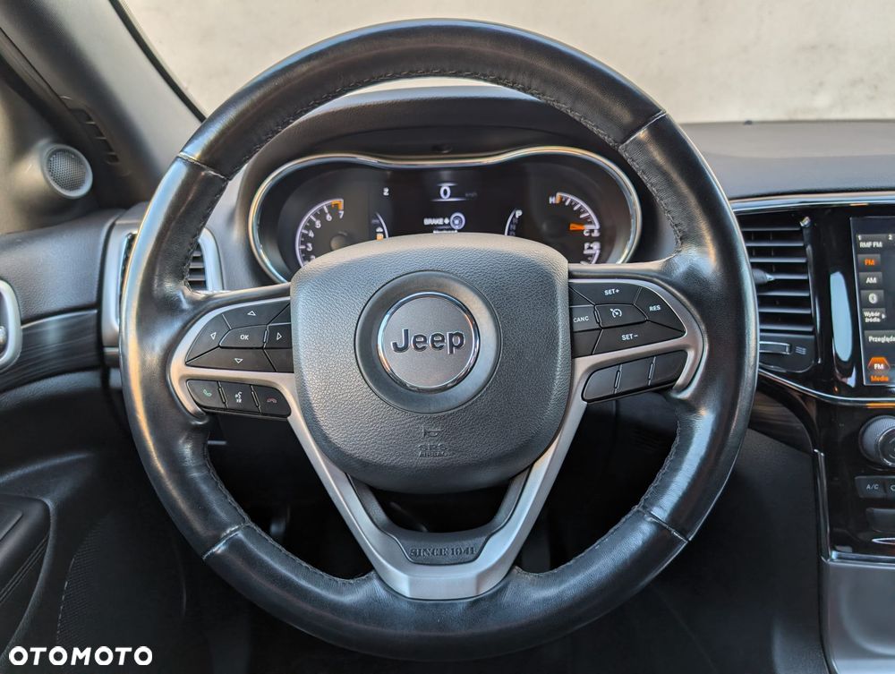 Jeep Grand Cherokee - 15