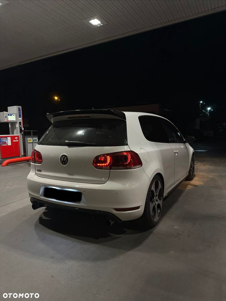 Volkswagen Golf VI 2.0 TSI GTI - 27