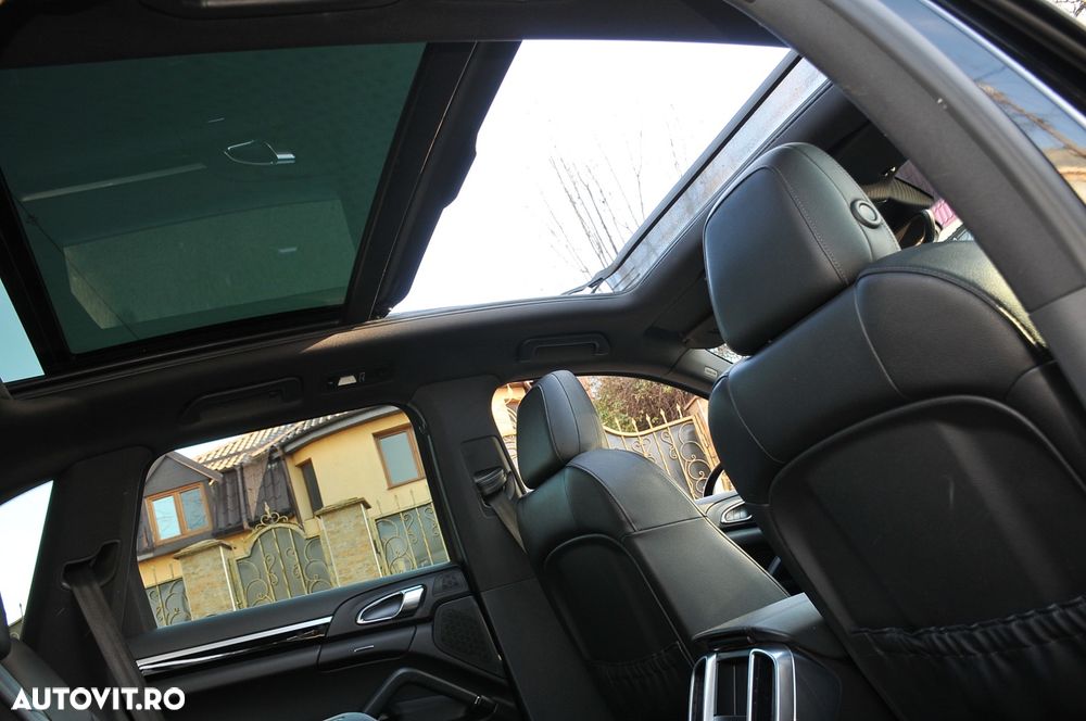 Porsche Cayenne Hybrid 3.0 L S E - 11
