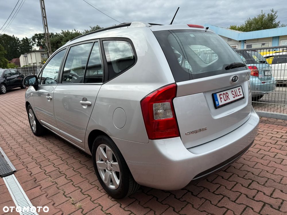 Kia Carens 2.0 CVVT EX - 7