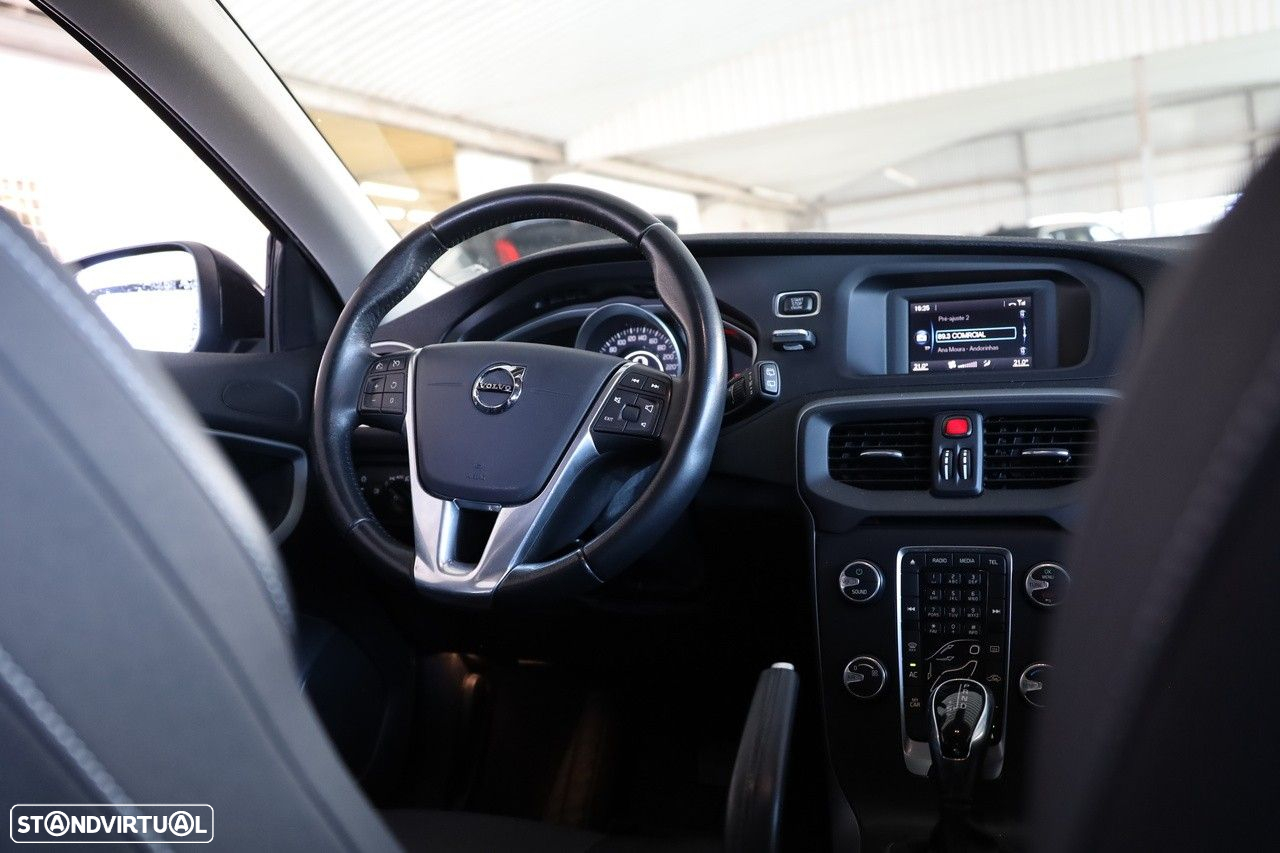 Volvo V40 2.0 D2 Momentum Geartronic - 10