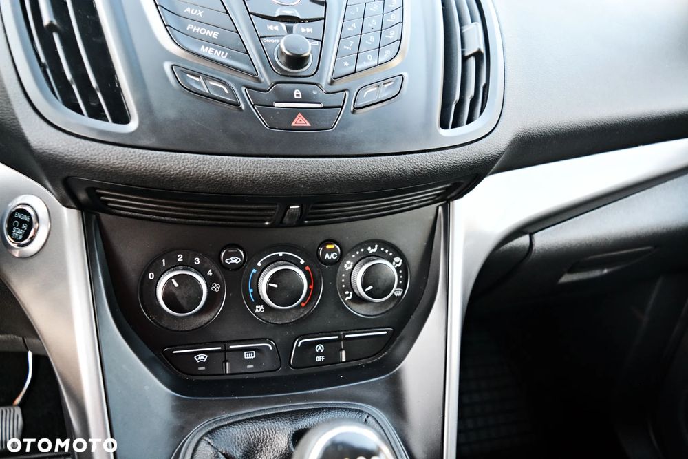 Ford Kuga 1.5 EcoBoost 2x4 Black & Silver - 24