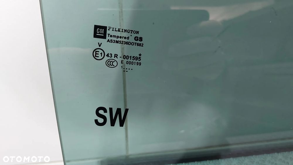 SZYBA DRZWI PRAWY TYŁ OPEL ASTRA IV KOMBI R2011 CIEMNA - 2