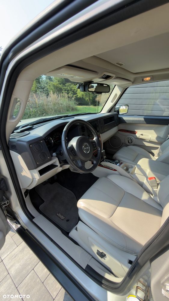 Jeep Commander 5.7 V8 Limited - 16