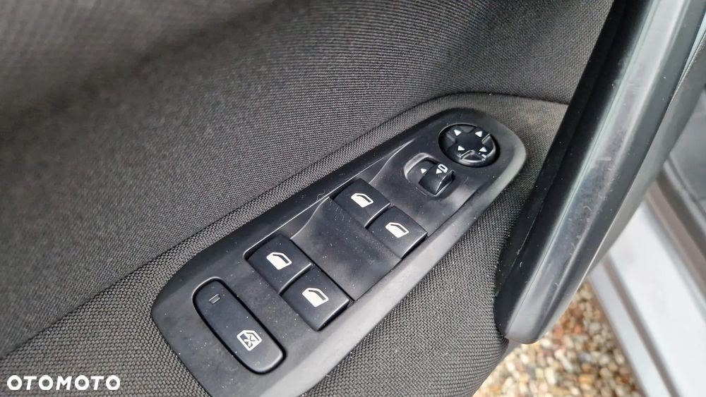 Peugeot 308 SW 1.6 BlueHDi Allure S&S - 33