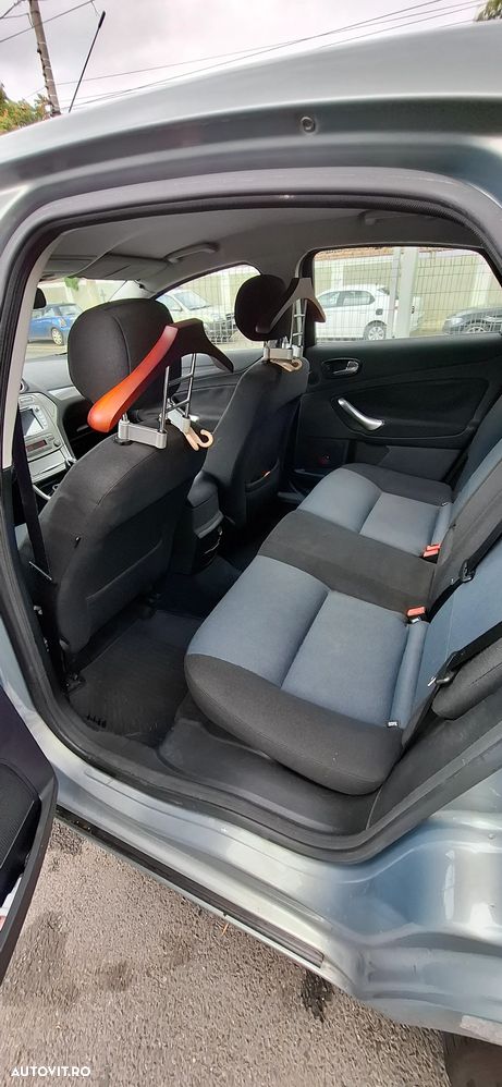 Ford Mondeo 1.8 TDCi Ambiente - 8