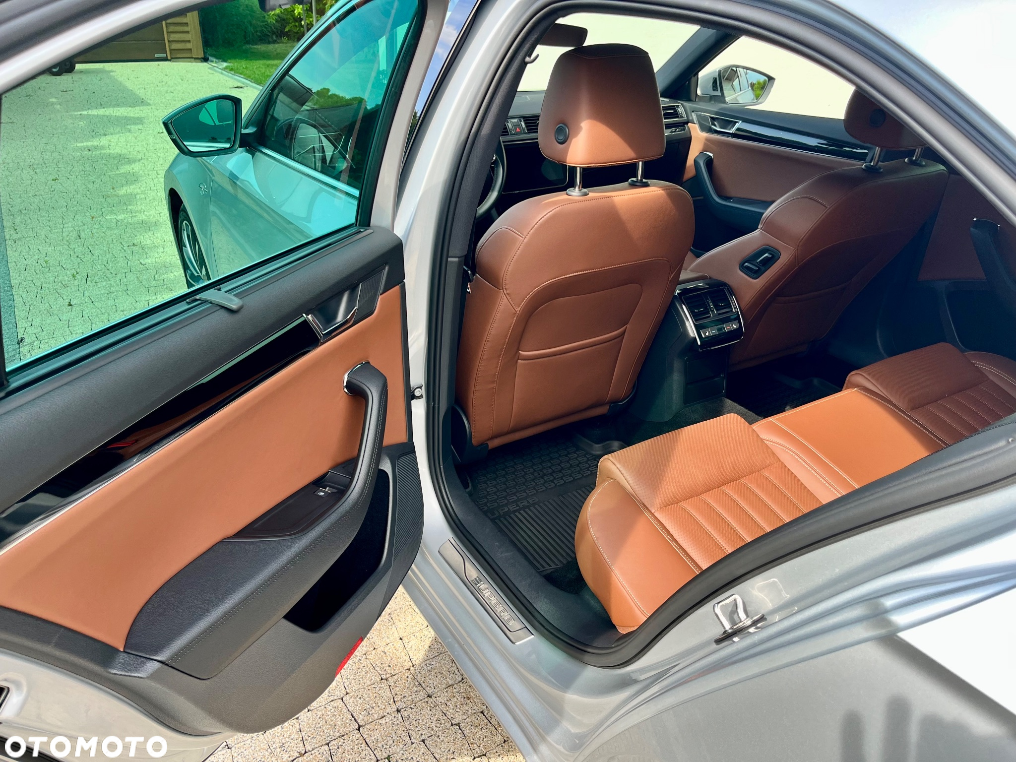 Skoda Superb 2.0 TDI SCR 4x4 L&K DSG - 10