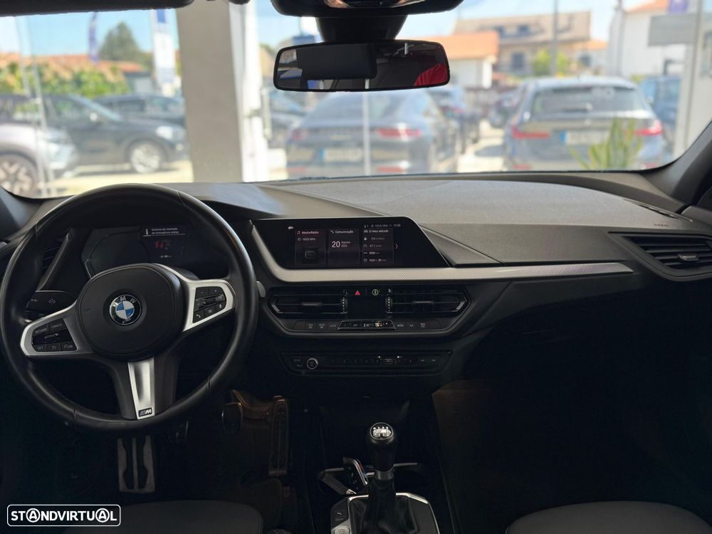 BMW 116 d Pack Desportivo M - 9