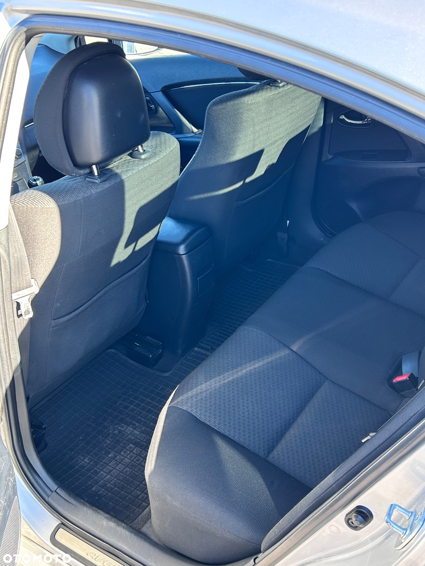 Toyota Avensis 2.2 D-4D Sol - 9