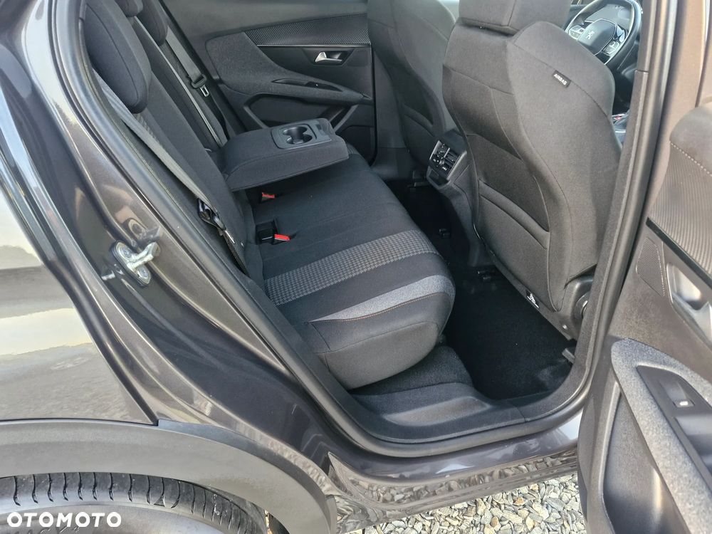 Peugeot 3008 1.2 PureTech Active S&S - 31