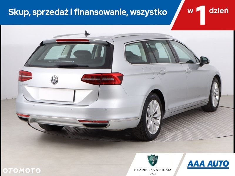 Volkswagen Passat - 6