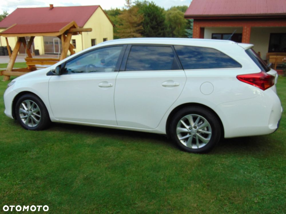 Toyota Auris 1.4 D-4D Luna - 7