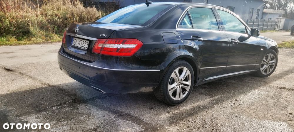 Mercedes-Benz Klasa E 220 CDI BlueEff Avantgarde - 5