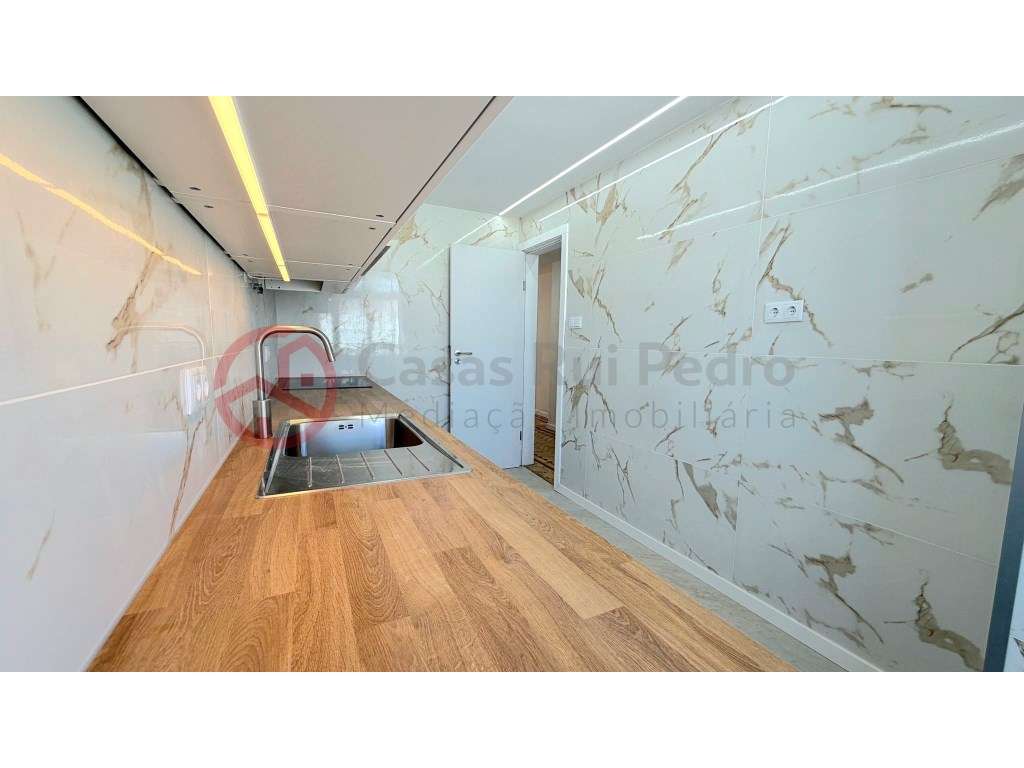 Apartamento T2 remodelado em Foros de Amora - Grande imagem: 5/32
