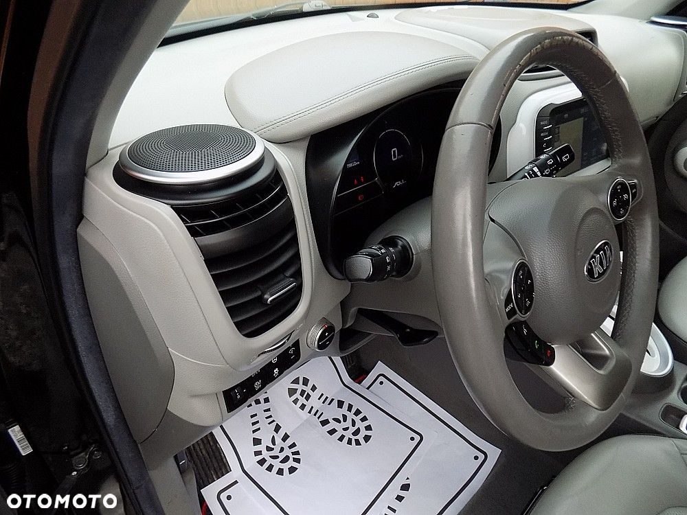 Kia Soul Plug - 11