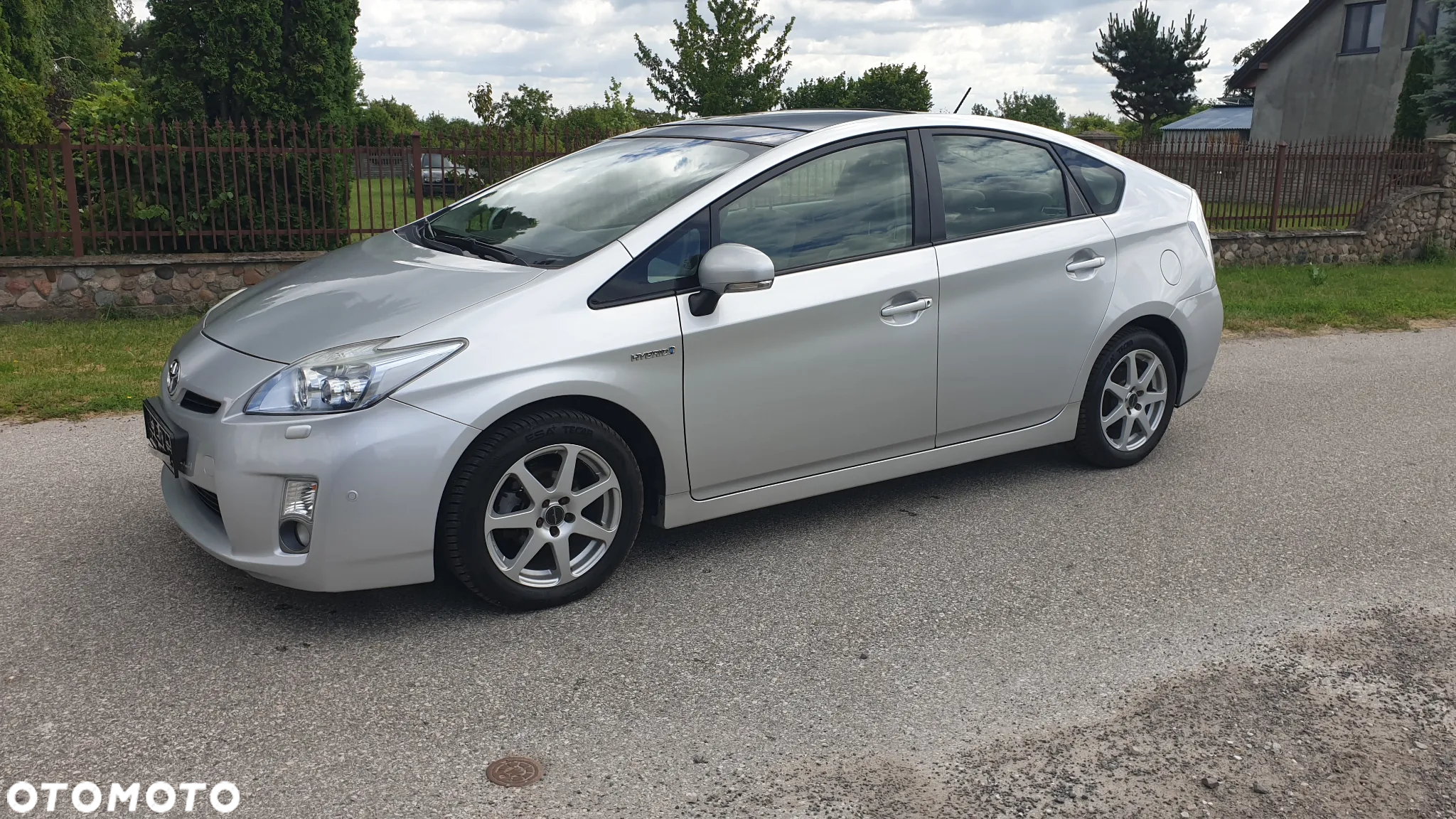 Toyota Prius (Hybrid) Executive - 2