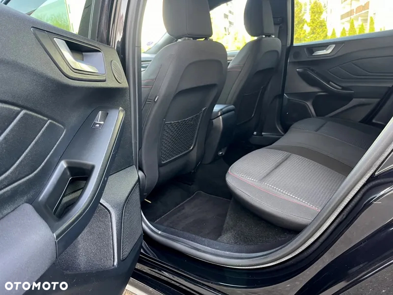 Ford Focus Turnier 1.5 EcoBoost Start-Stopp-System ST-LINE - 27