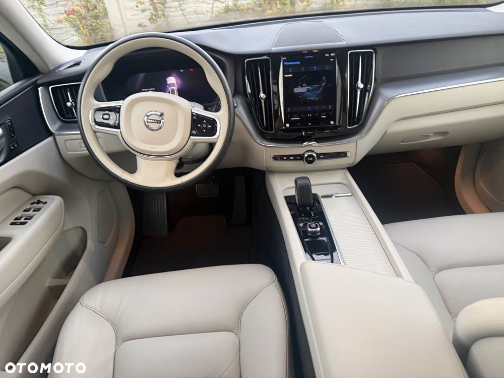 Volvo XC 60 B5 B AWD Ultra Dark - 16