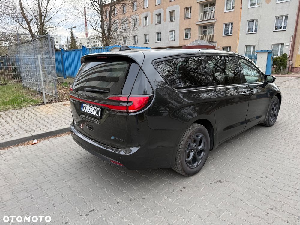 Chrysler Pacifica - 3