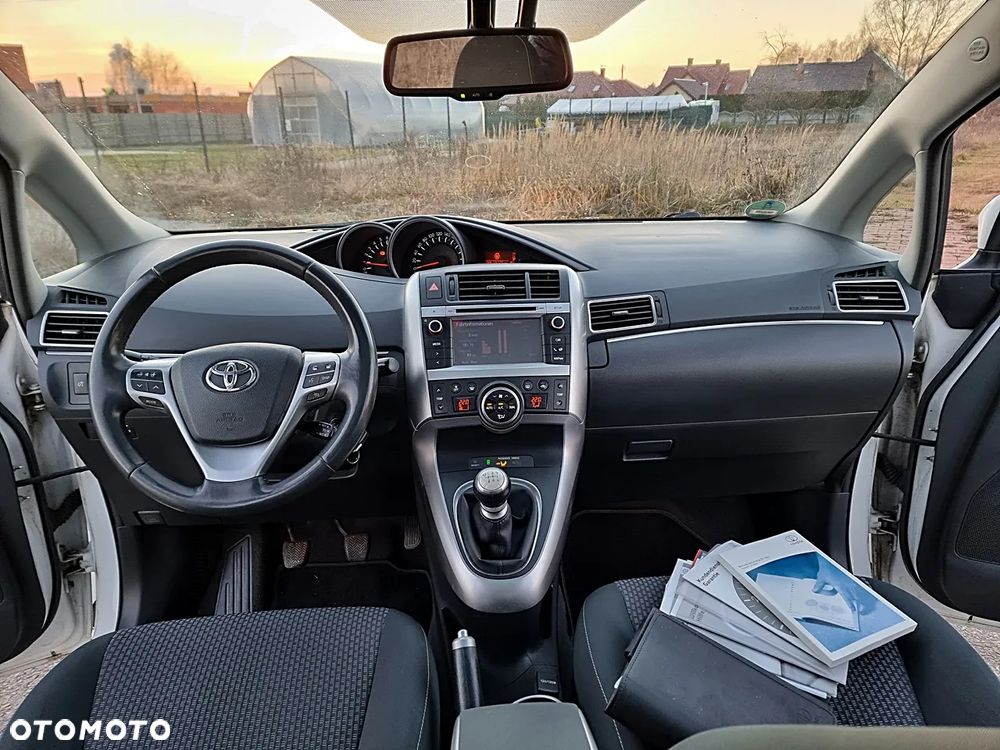 Toyota Verso 1.8 Edition - 25