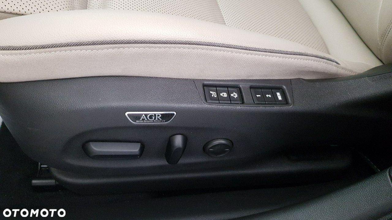 Opel Insignia - 32