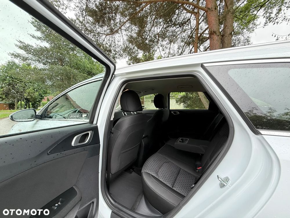 Kia Ceed 1.6 CRDi mHEV L - 23