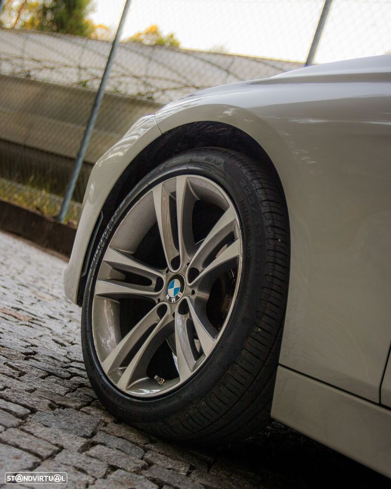 BMW 318 d Touring Auto Line Sport - 16