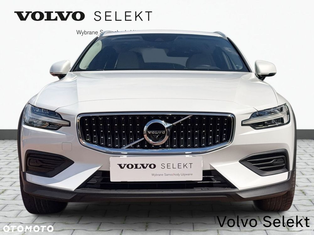 Volvo V60 Cross Country - 3