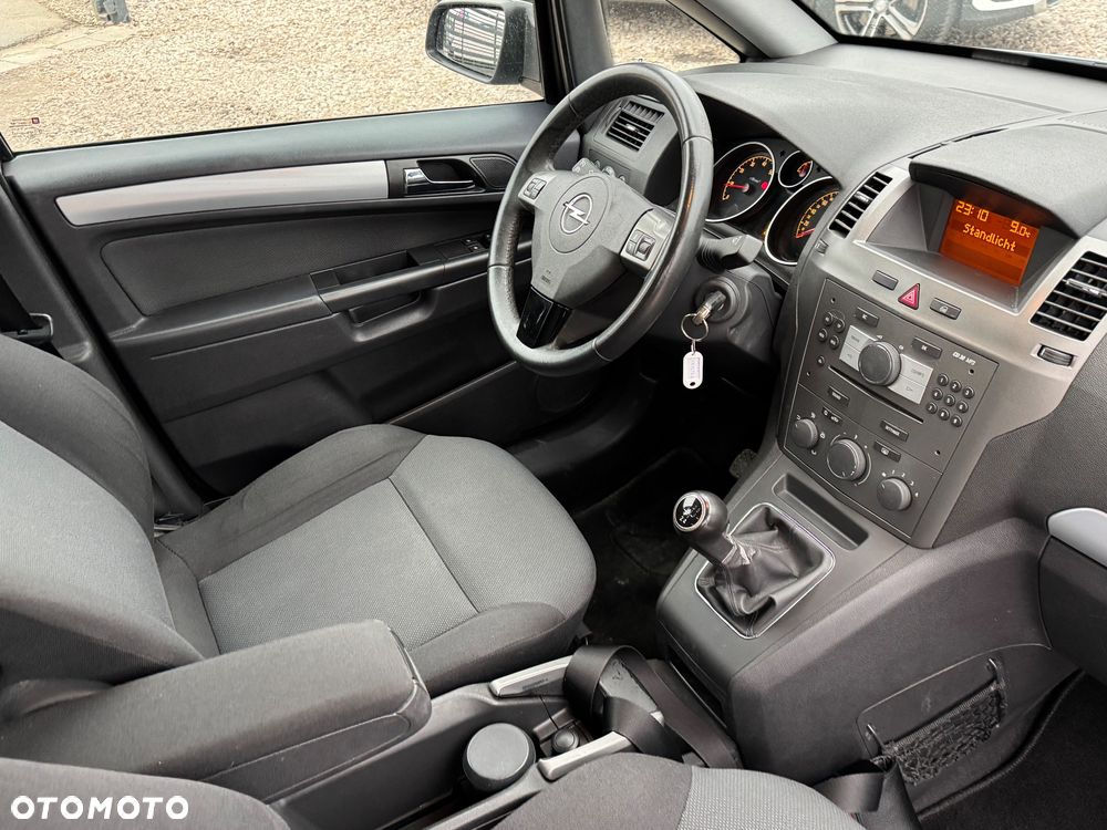 Opel Zafira - 10